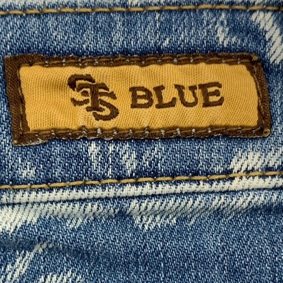 STS Blue Distressed Denim Shorts w/ fringe hem - Picture 4 of 6